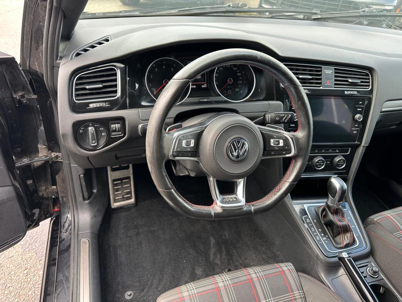 2018 Volkswagen Golf  - Photo #10