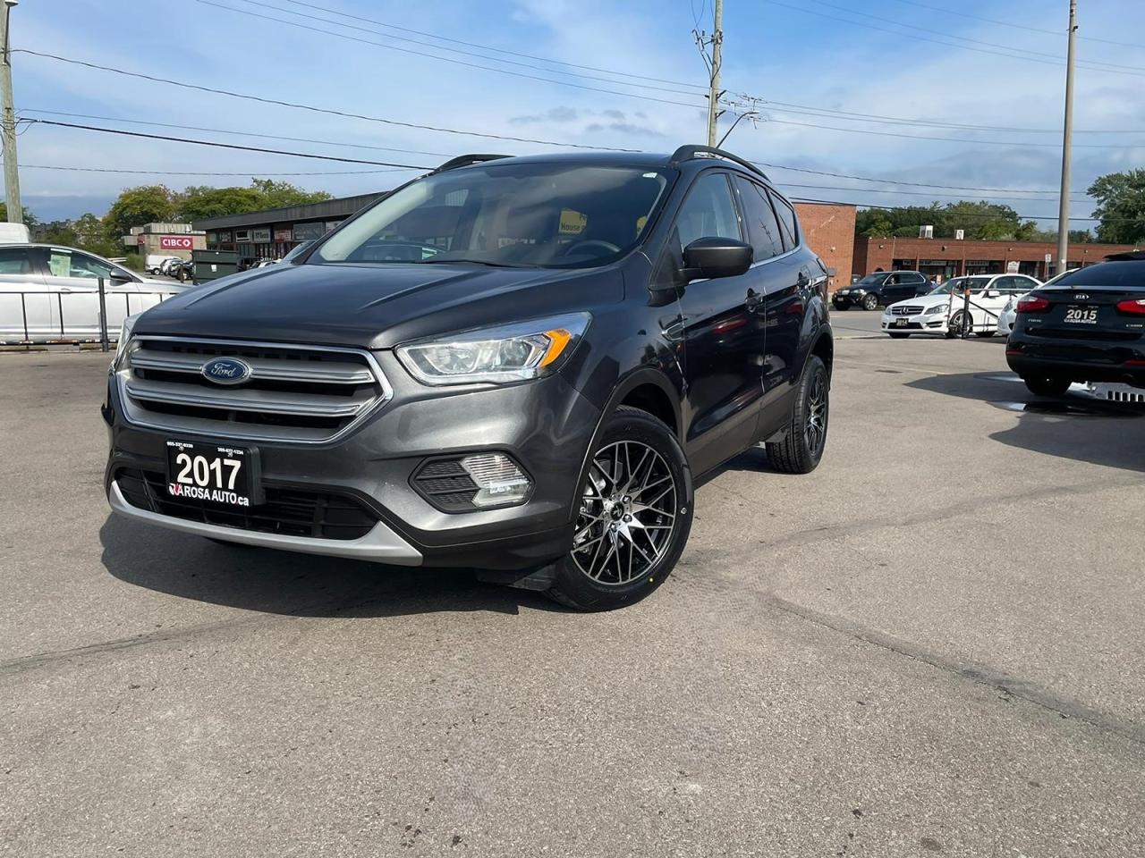 2017 Ford Escape 4WD 4dr SE NO ACCIDENT NAVIGATION NEW TIRES/BRAKES - Photo #1