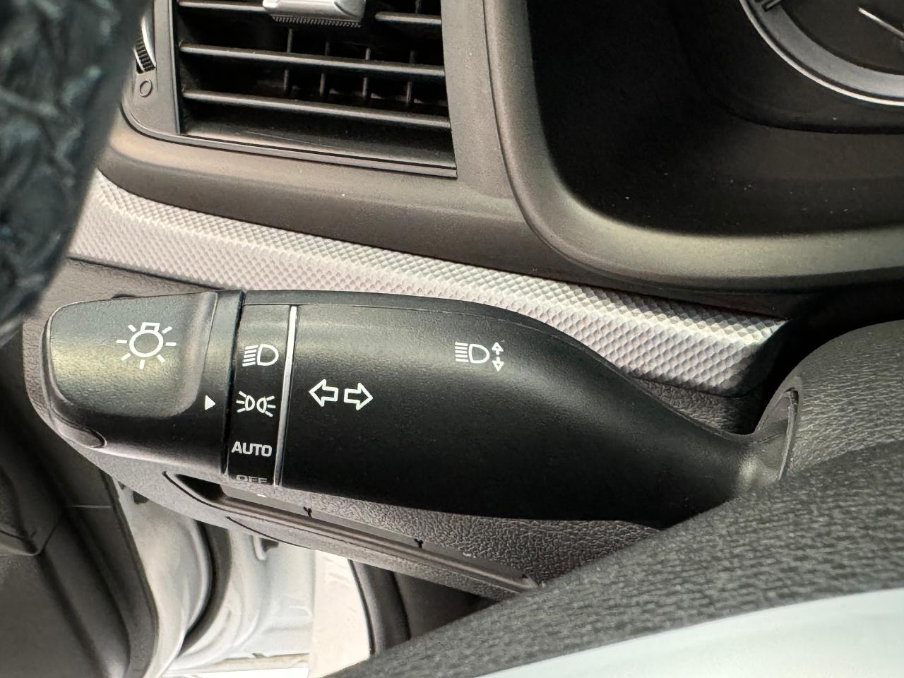 2019 Hyundai Sonata Essential+New Tires+Brakes+ApplePlay+CLEAN CARFAX - Photo #45