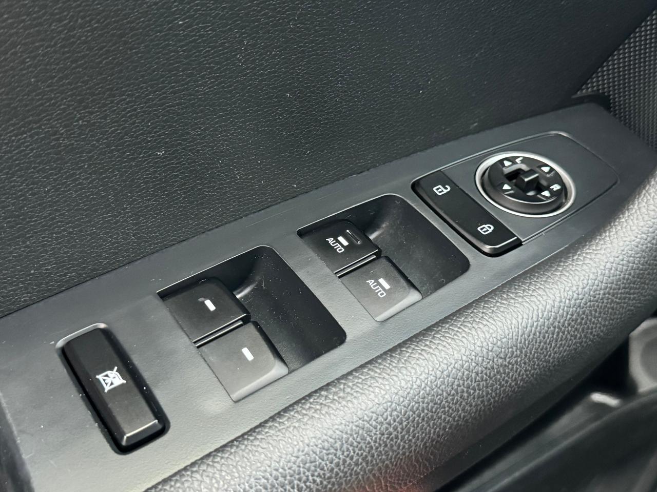 2019 Hyundai Sonata Essential+New Tires+Brakes+ApplePlay+CLEAN CARFAX - Photo #47