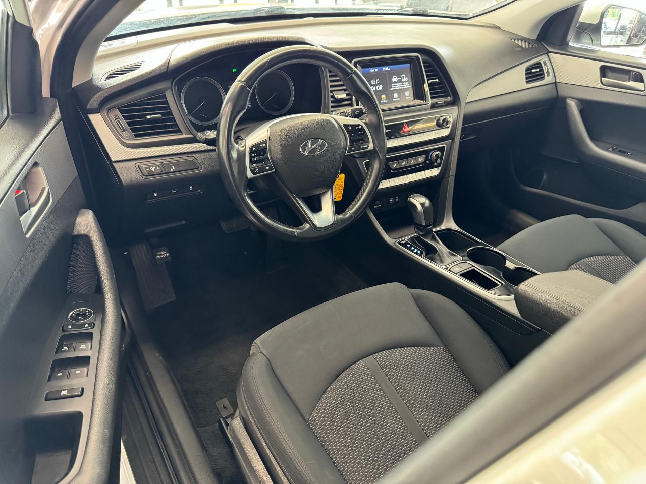 2019 Hyundai Sonata Essential+New Tires+Brakes+ApplePlay+CLEAN CARFAX Photo19