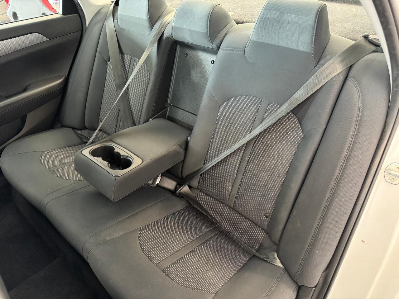 2019 Hyundai Sonata Essential+New Tires+Brakes+ApplePlay+CLEAN CARFAX Photo26