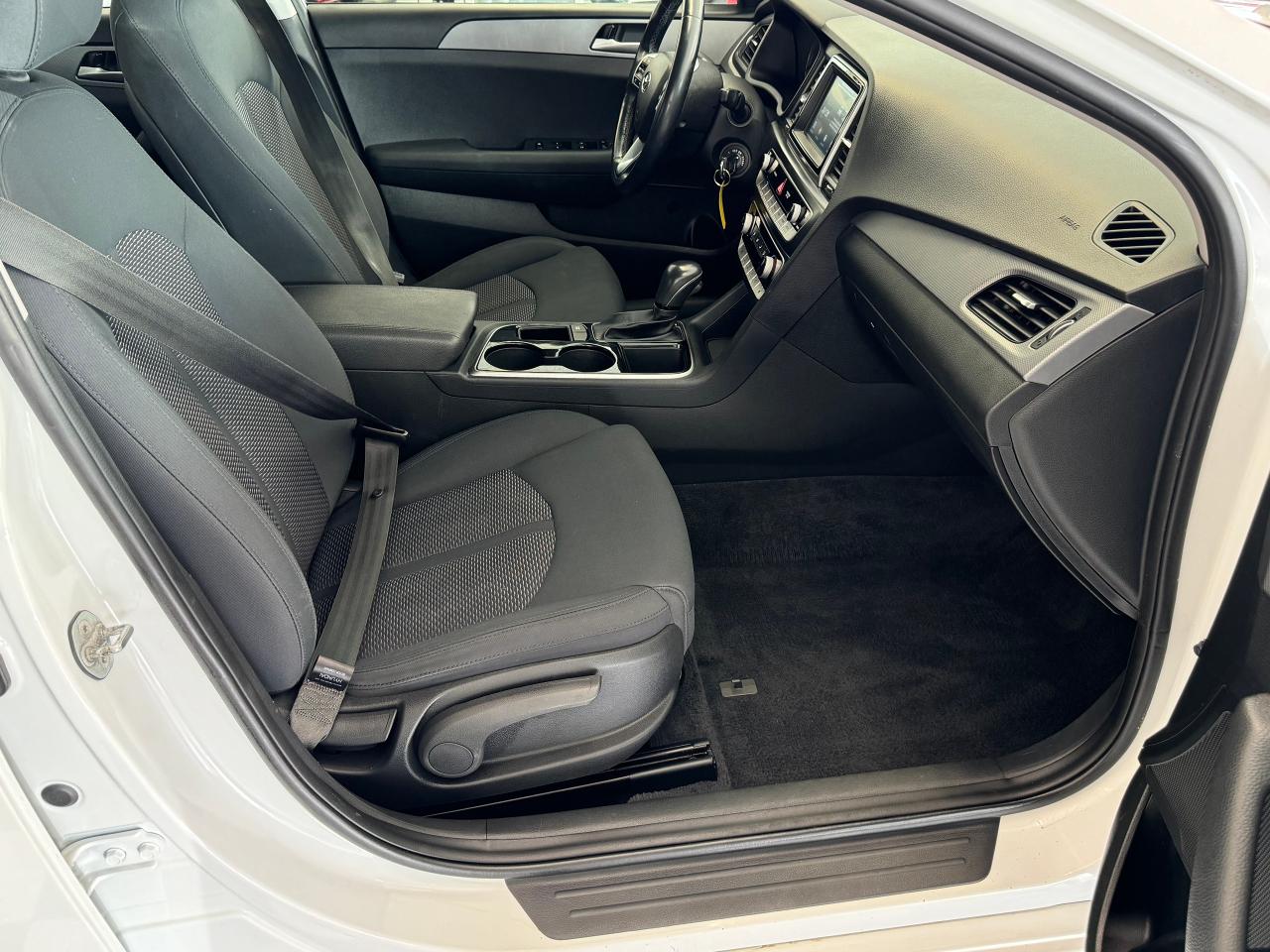 2019 Hyundai Sonata Essential+New Tires+Brakes+ApplePlay+CLEAN CARFAX - Photo #23