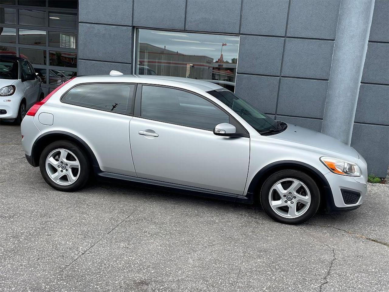 Used 2012 Volvo C30 T5|NAVI|CAR PLAY|ALLOYS|MANUAL for sale in Toronto, ON