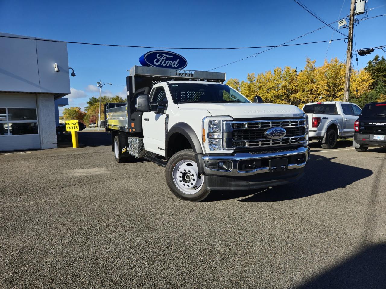 Image - 2024 Ford F-550 Super Duty DRW XL 4WD REG CAB 169" WB 84" CA