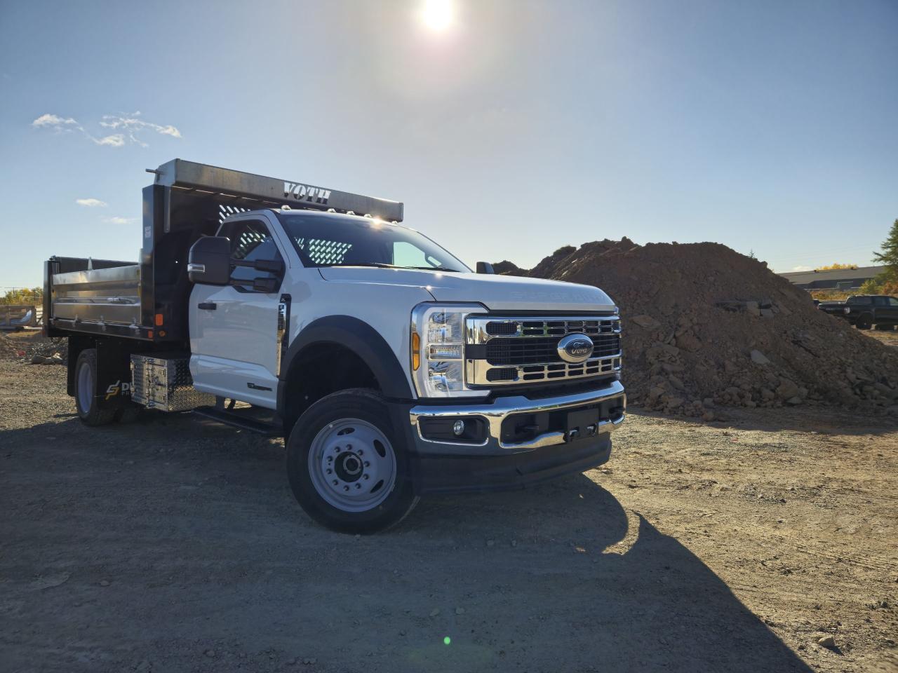 2024 Ford F-550 Super Duty DRW XL 4WD REG CAB 169" WB 84" CA Photo