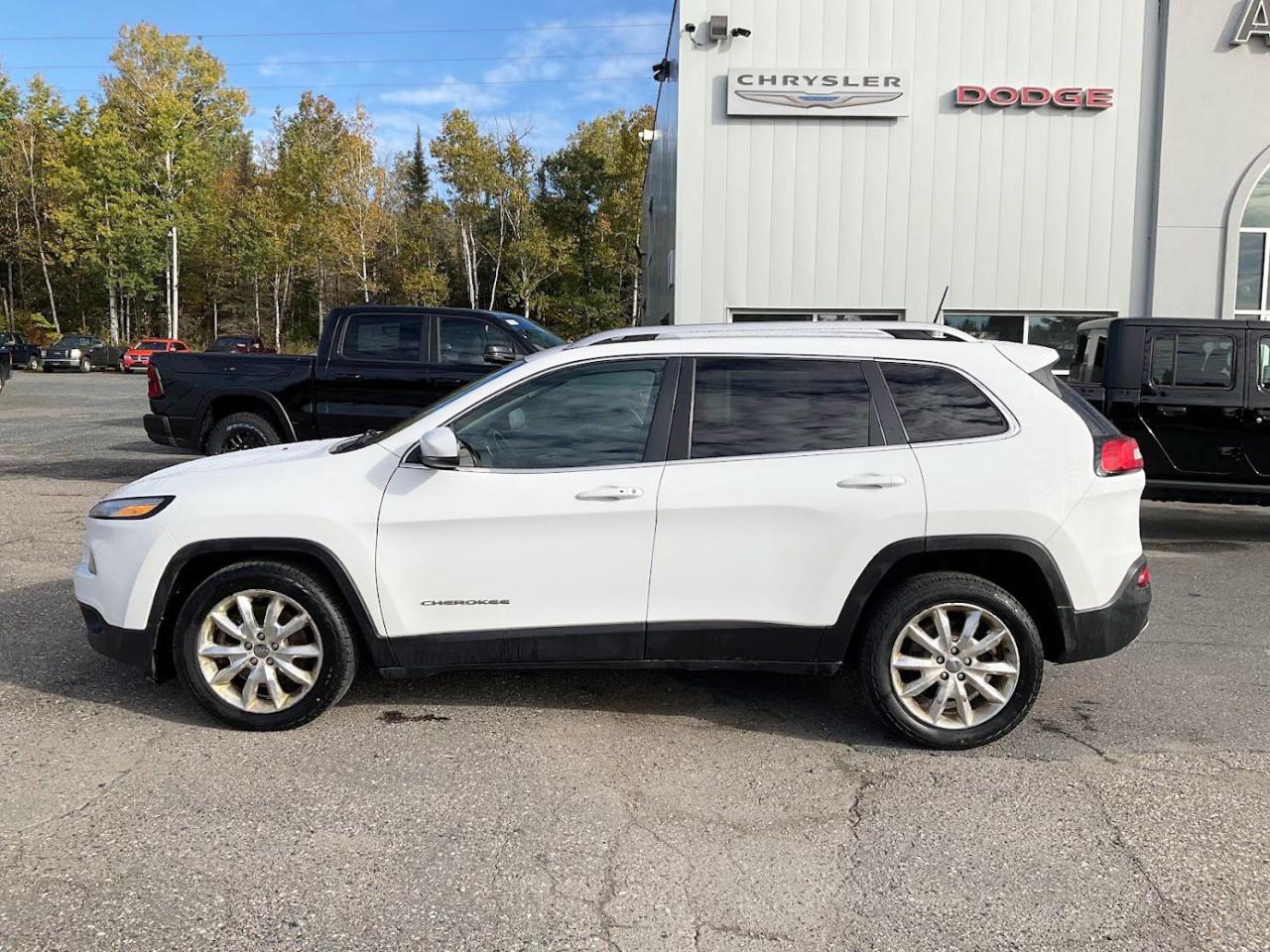 2016 Jeep Cherokee  Photo2