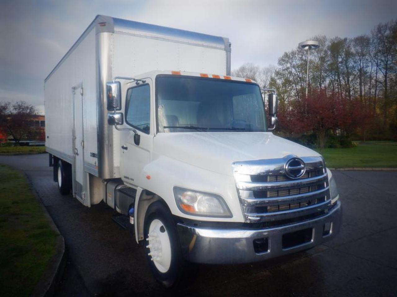 Used 2013 Hino 308 24 foot Cube Van 3 Seater Diesel for sale in Burnaby, BC