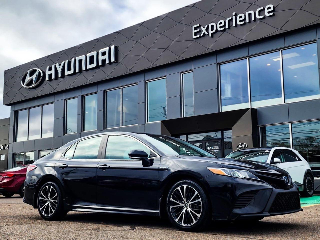 Used 2018 Toyota Camry HYBRID SE for sale in Charlottetown, PE