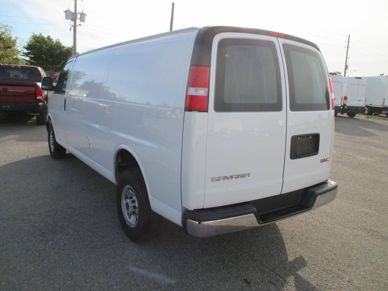 2022 GMC Savana 3500 RWD 3500 155" - Photo #6