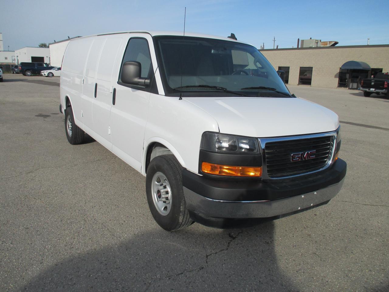 2022 GMC Savana 3500 RWD 3500 155" - Photo #2