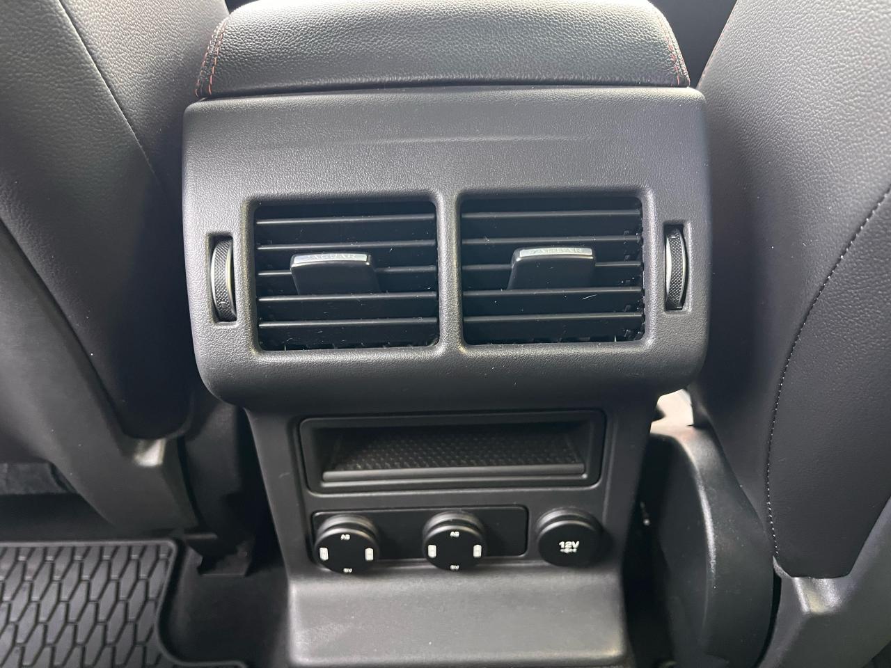 2019 Jaguar F-PACE 20d AWD R-Sport Photo43