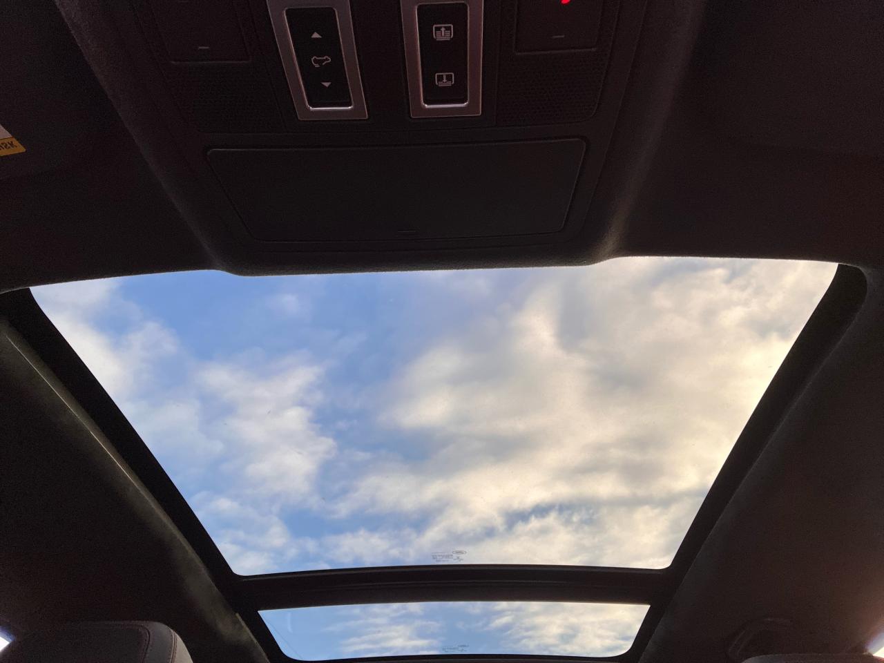 2019 Jaguar F-PACE 20d AWD R-Sport Photo24