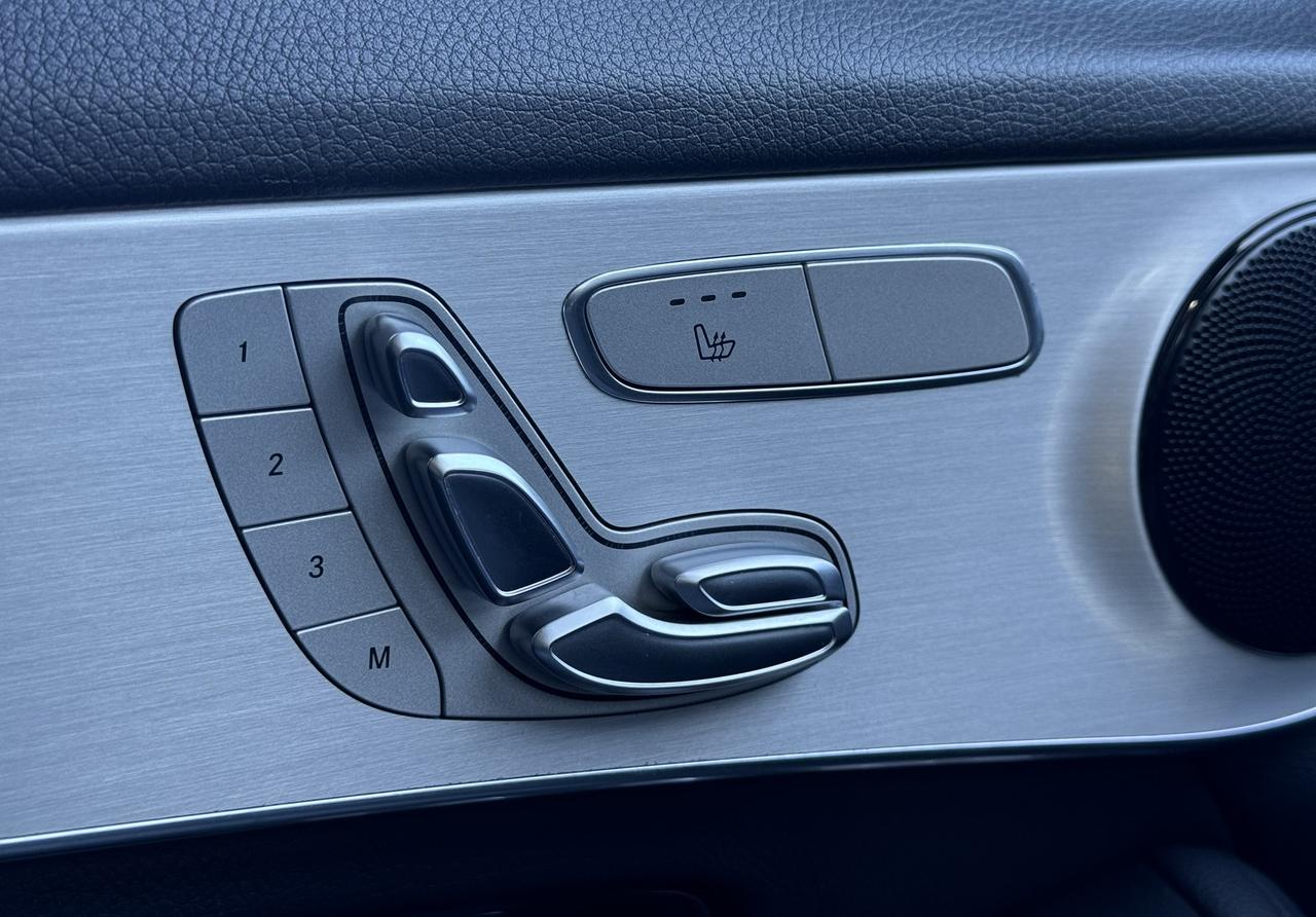 2022 Mercedes-Benz GL-Class GLC 300 4MATIC SUV Photo