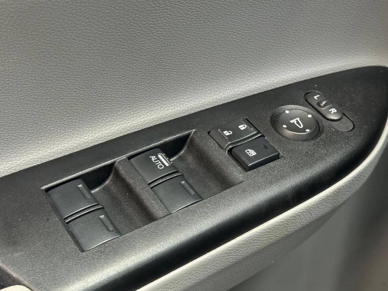 2017 Honda Accord LX+New Brakes+Camera+ApplePlay+Heated Seats - Photo #47