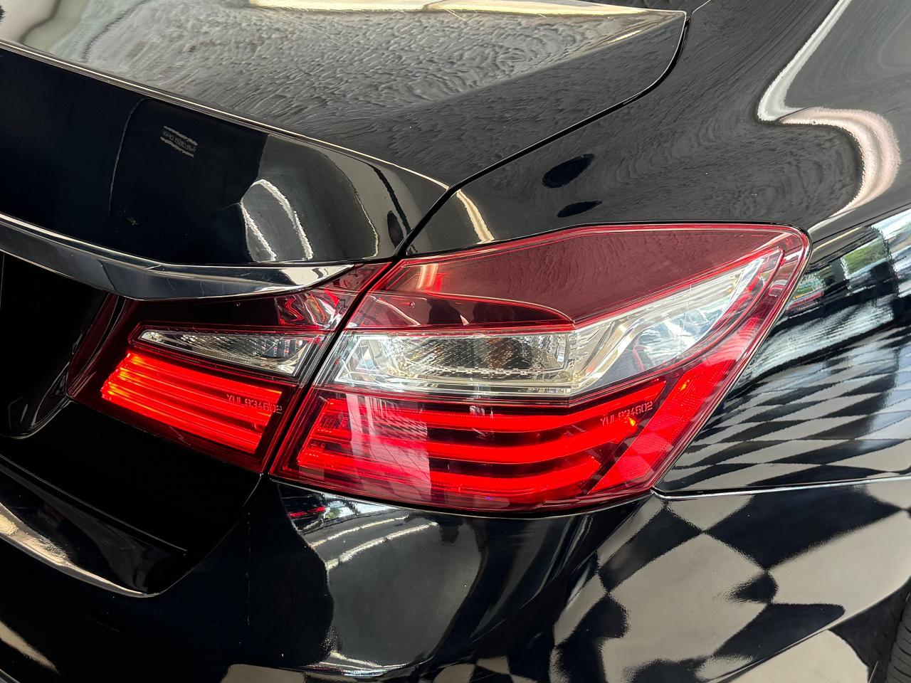 2017 Honda Accord LX+New Brakes+Camera+ApplePlay+Heated Seats - Photo #60