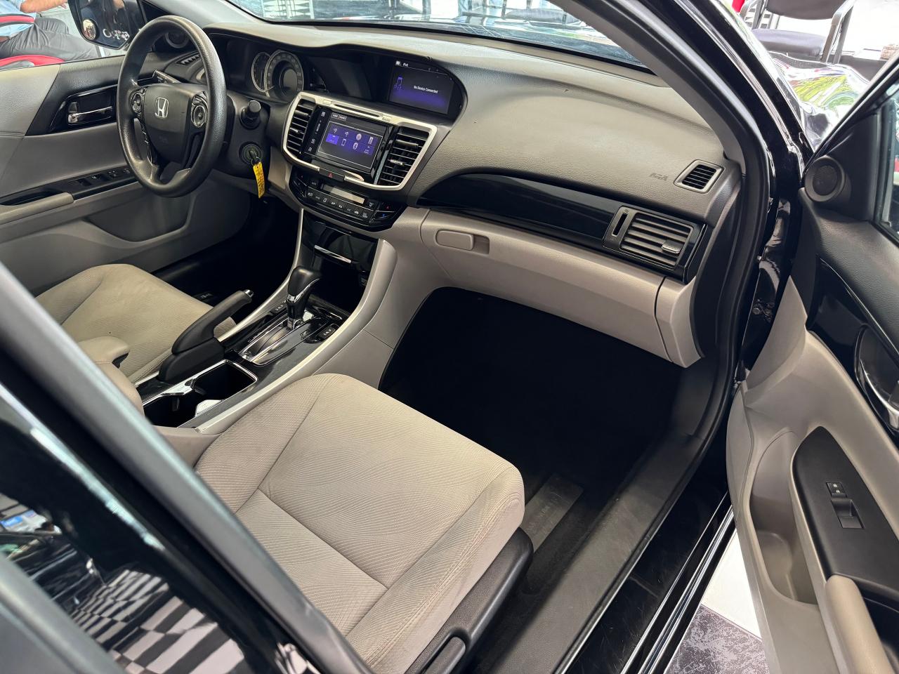 2017 Honda Accord LX+New Brakes+Camera+ApplePlay+Heated Seats Photo80