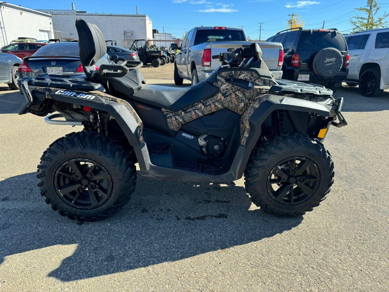 2021 Can-Am Outlander 800 X XT $103 B/W - Photo #2