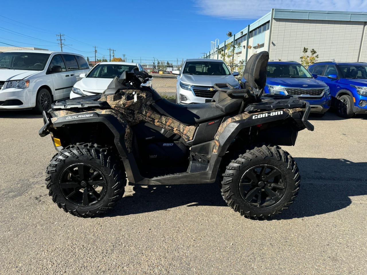 2021 Can-Am Outlander 800 X XT $103 B/W - Photo #6