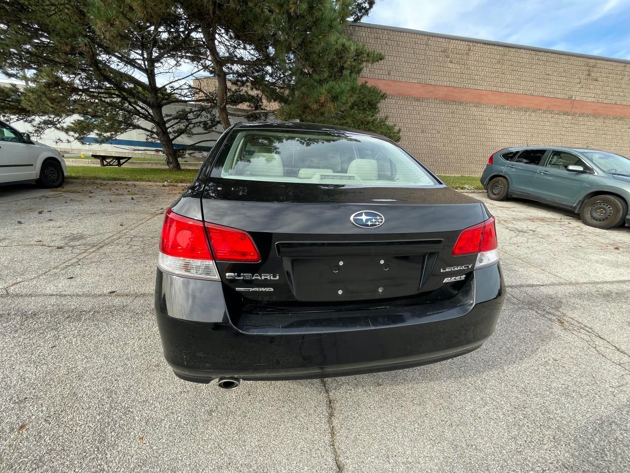 2012 Subaru Legacy 2.5i Premium - Photo #5