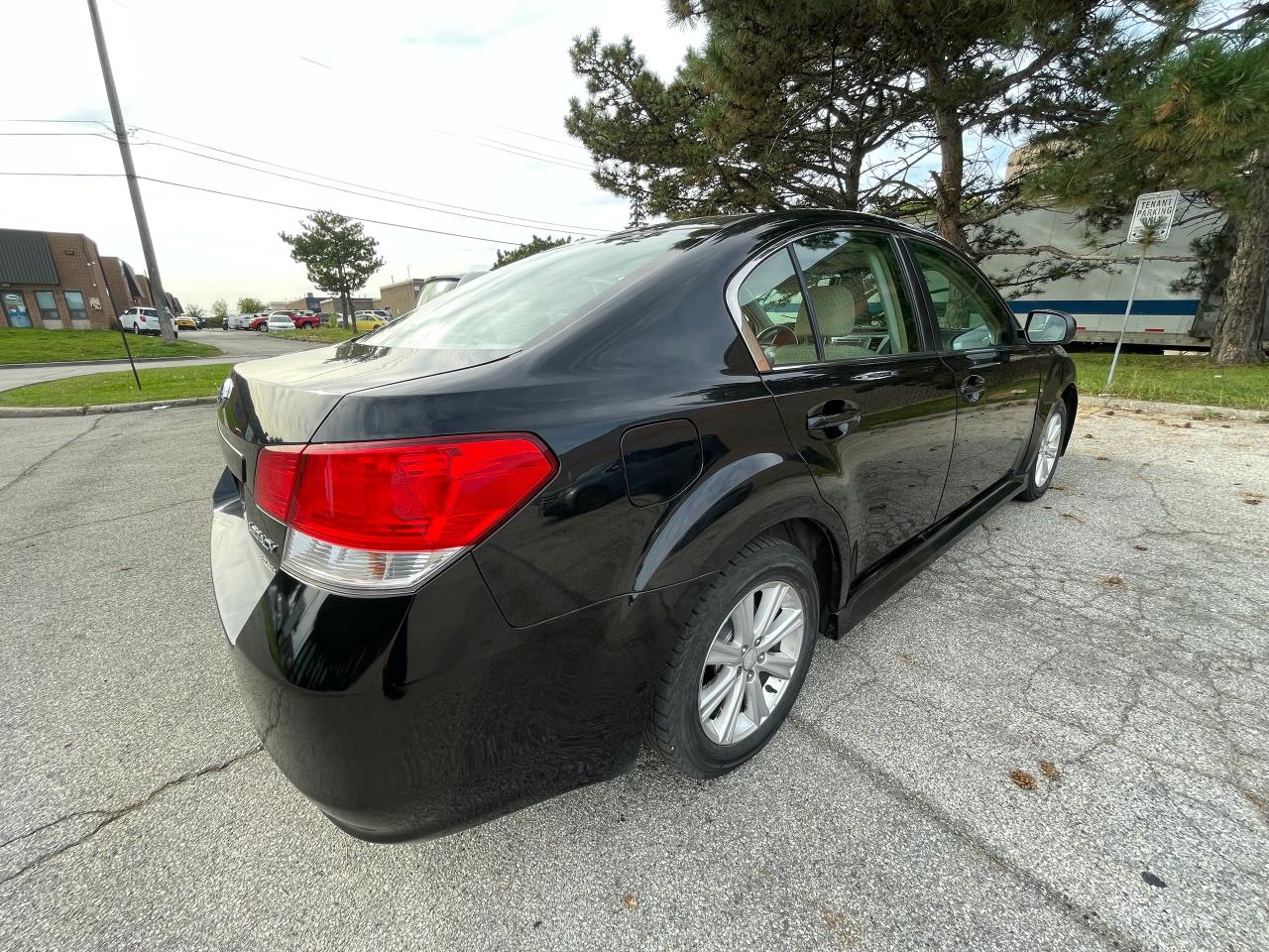 2012 Subaru Legacy 2.5i Premium - Photo #6