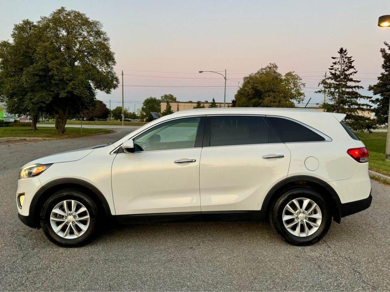 2016 Kia Sorento 2.4L 4 Cylinder- Certified - Photo #3