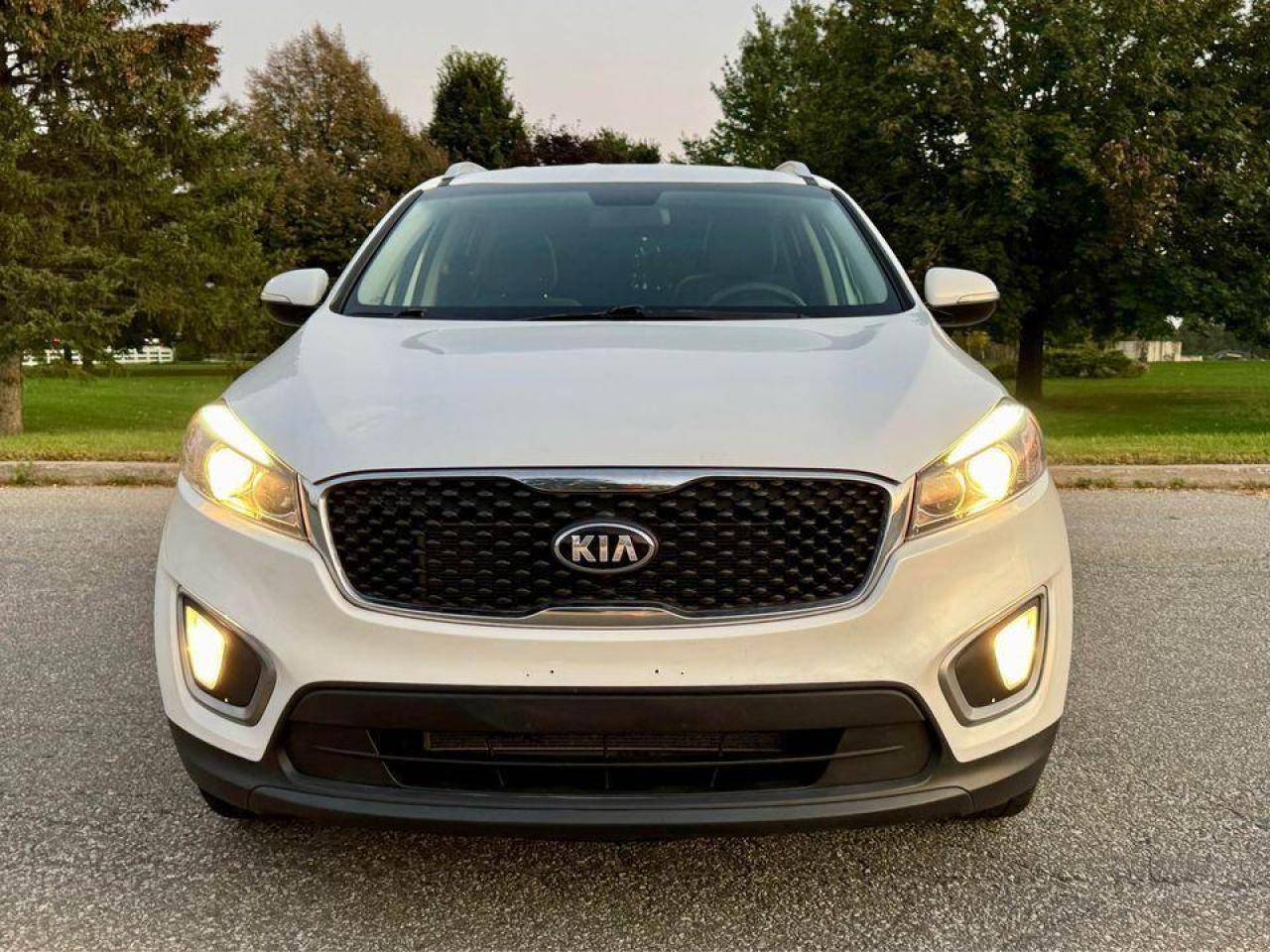 2016 Kia Sorento 2.4L 4 Cylinder- Certified - Photo #12