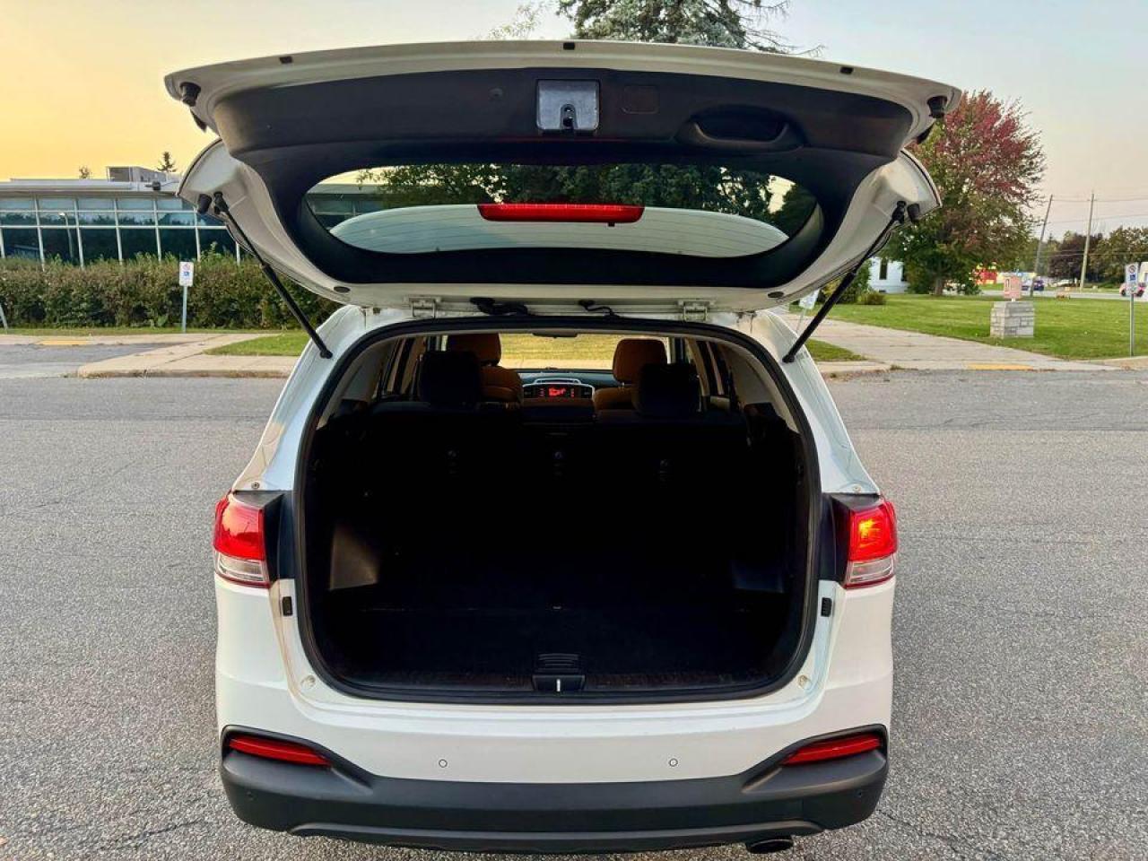 2016 Kia Sorento 2.4L 4 Cylinder- Certified - Photo #13