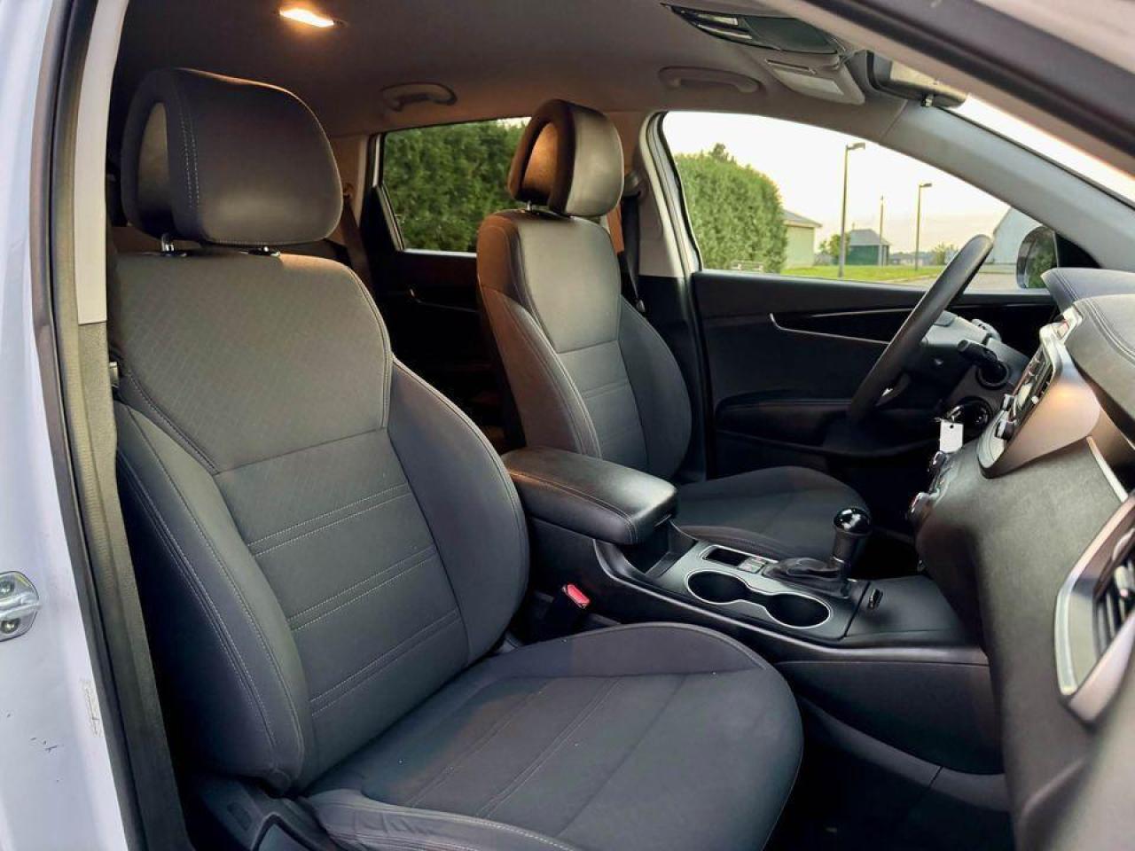 2016 Kia Sorento 2.4L 4 Cylinder- Certified - Photo #14