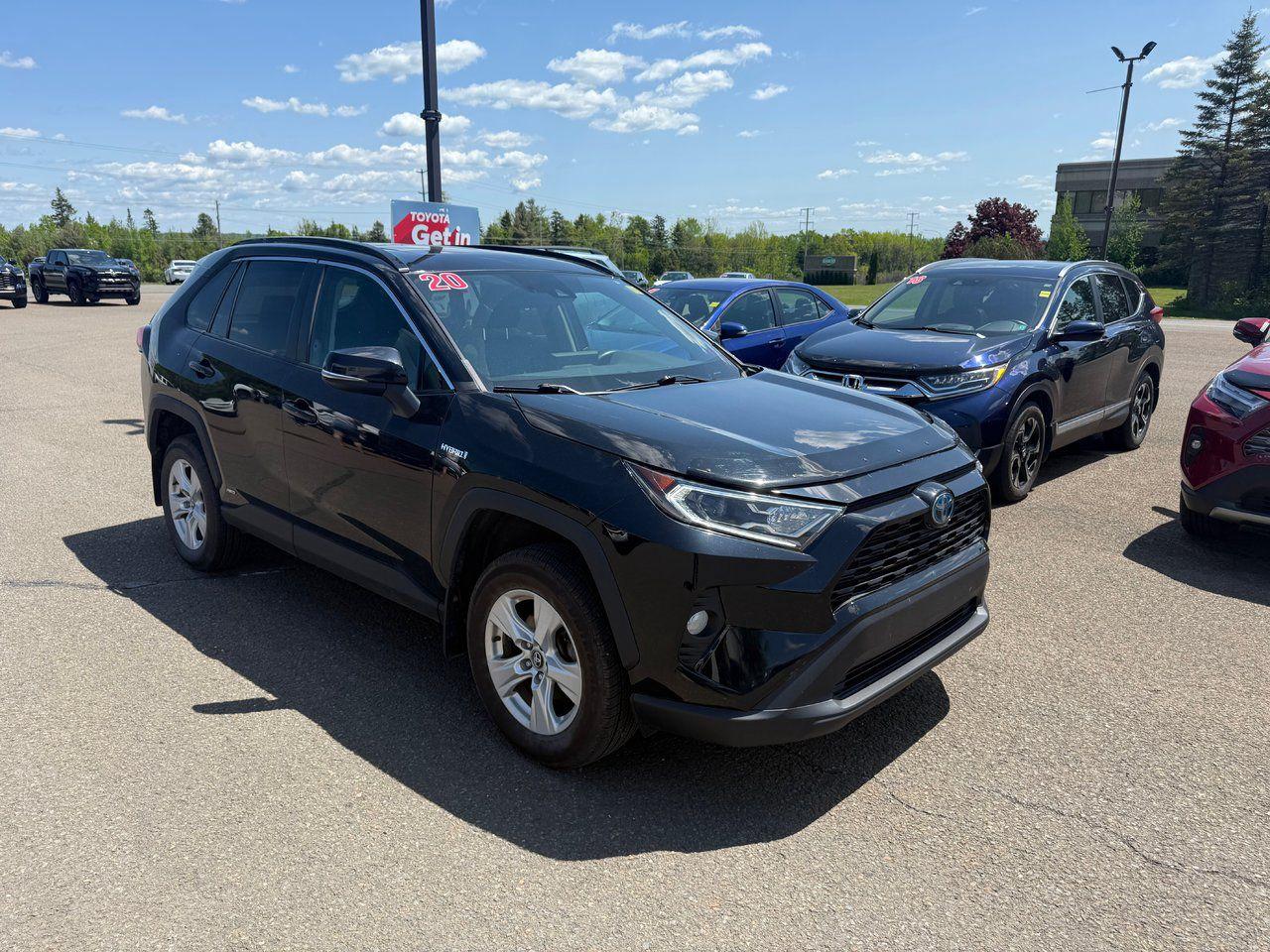 2020 Toyota RAV4 Hybrid XLE Photo2