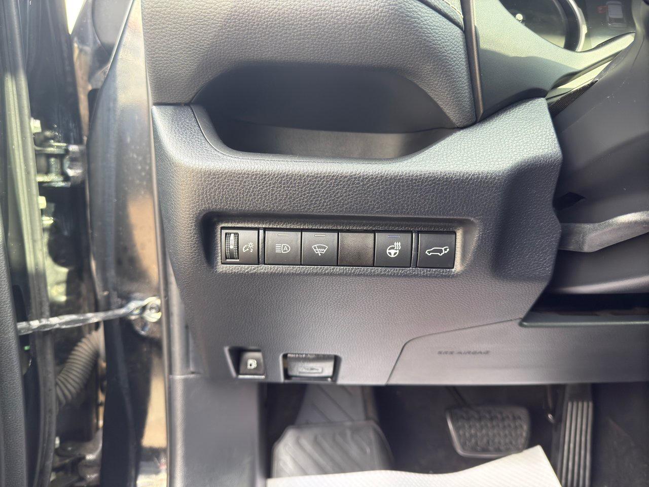 2020 Toyota RAV4 Hybrid XLE Photo
