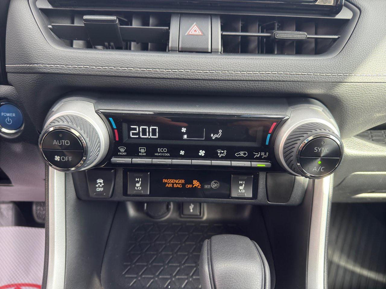 2020 Toyota RAV4 Hybrid XLE Photo