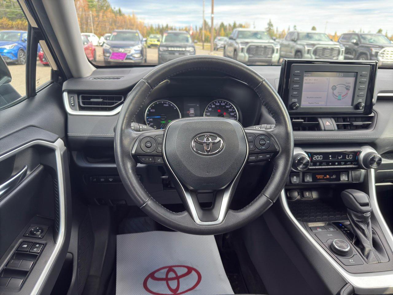 2020 Toyota RAV4 Hybrid XLE Photo