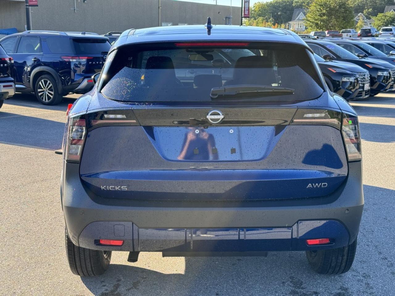 2025 Nissan Kicks SV AWD Photo4