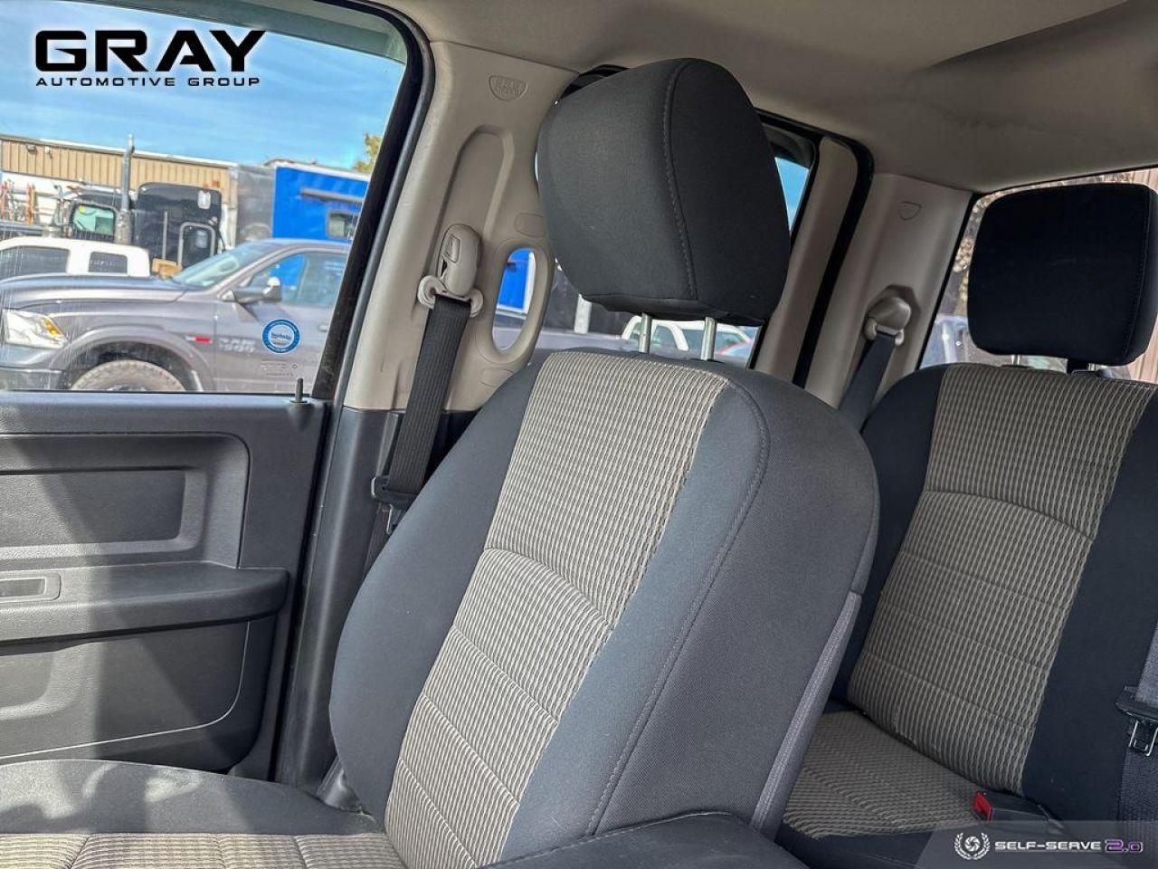 2012 RAM 1500 ST/CERTIFIED/2 YR UNLIMITED KM WARRANTY/5.7L/4X4 - Photo #13