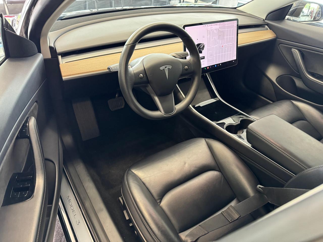 2019 Tesla Model 3 Standrad Range Plus+Auto Pilot+CLEAN CARFAX - Photo #16