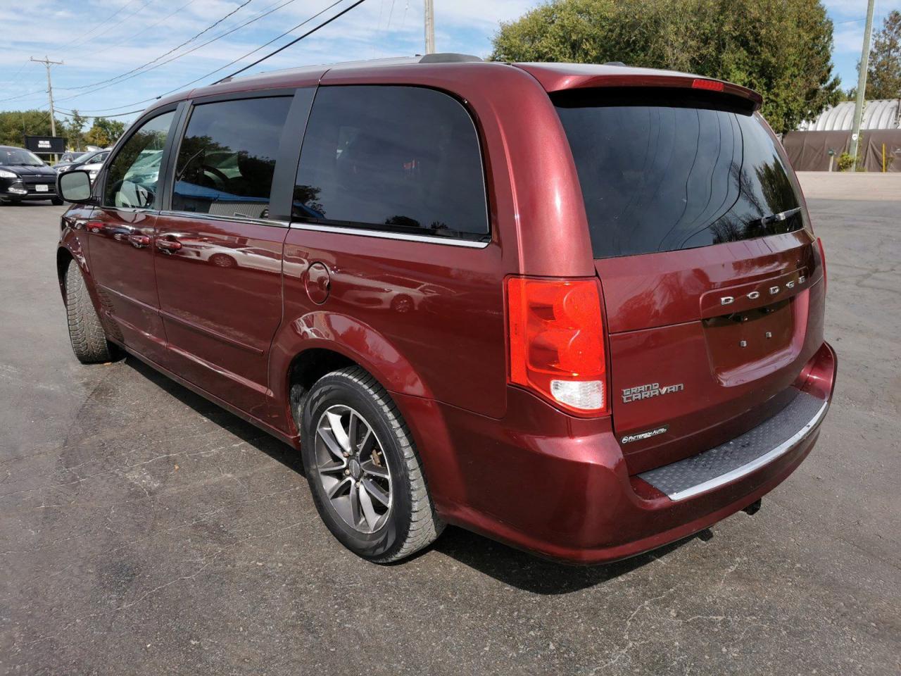 2017 Dodge Grand Caravan SE Plus - Photo #3