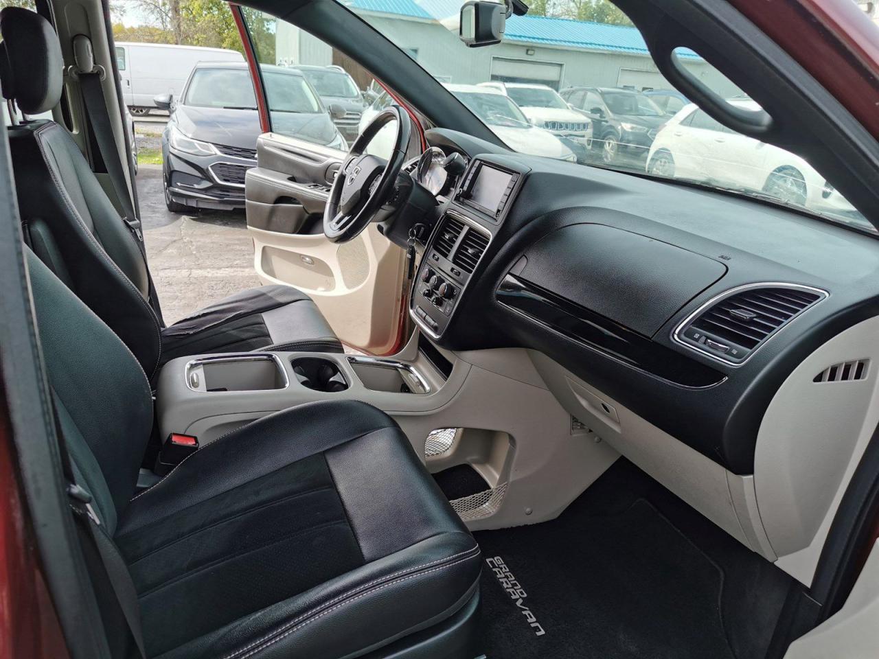 2017 Dodge Grand Caravan SE Plus - Photo #32