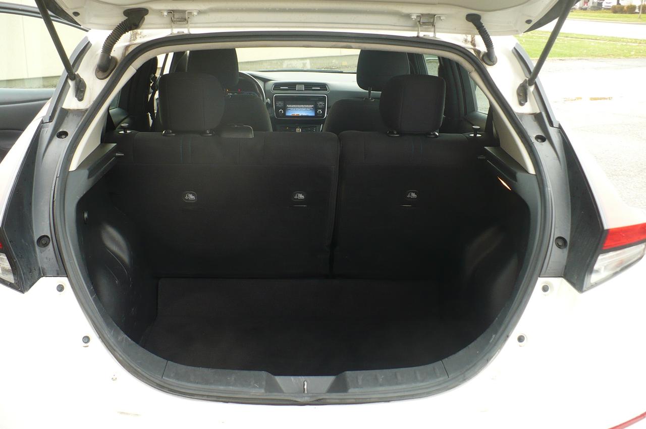 2018 Nissan Leaf SV Hatchback Photo