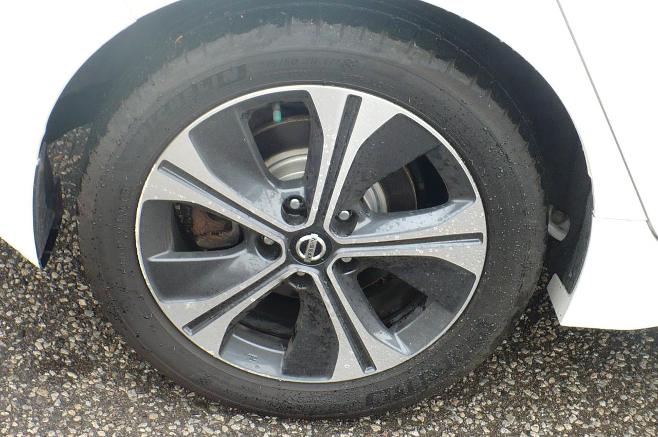 2018 Nissan Leaf SV Hatchback Photo