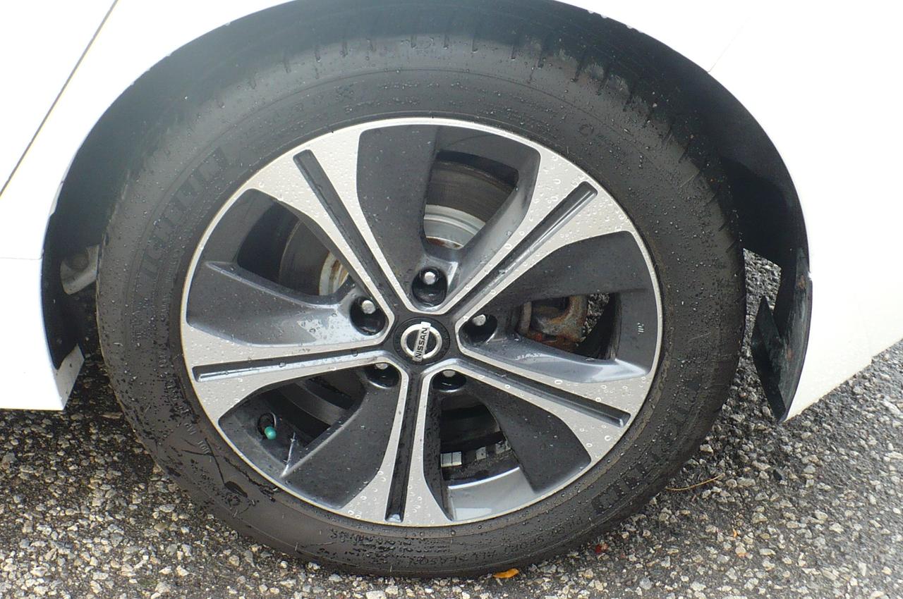 2018 Nissan Leaf SV Hatchback Photo