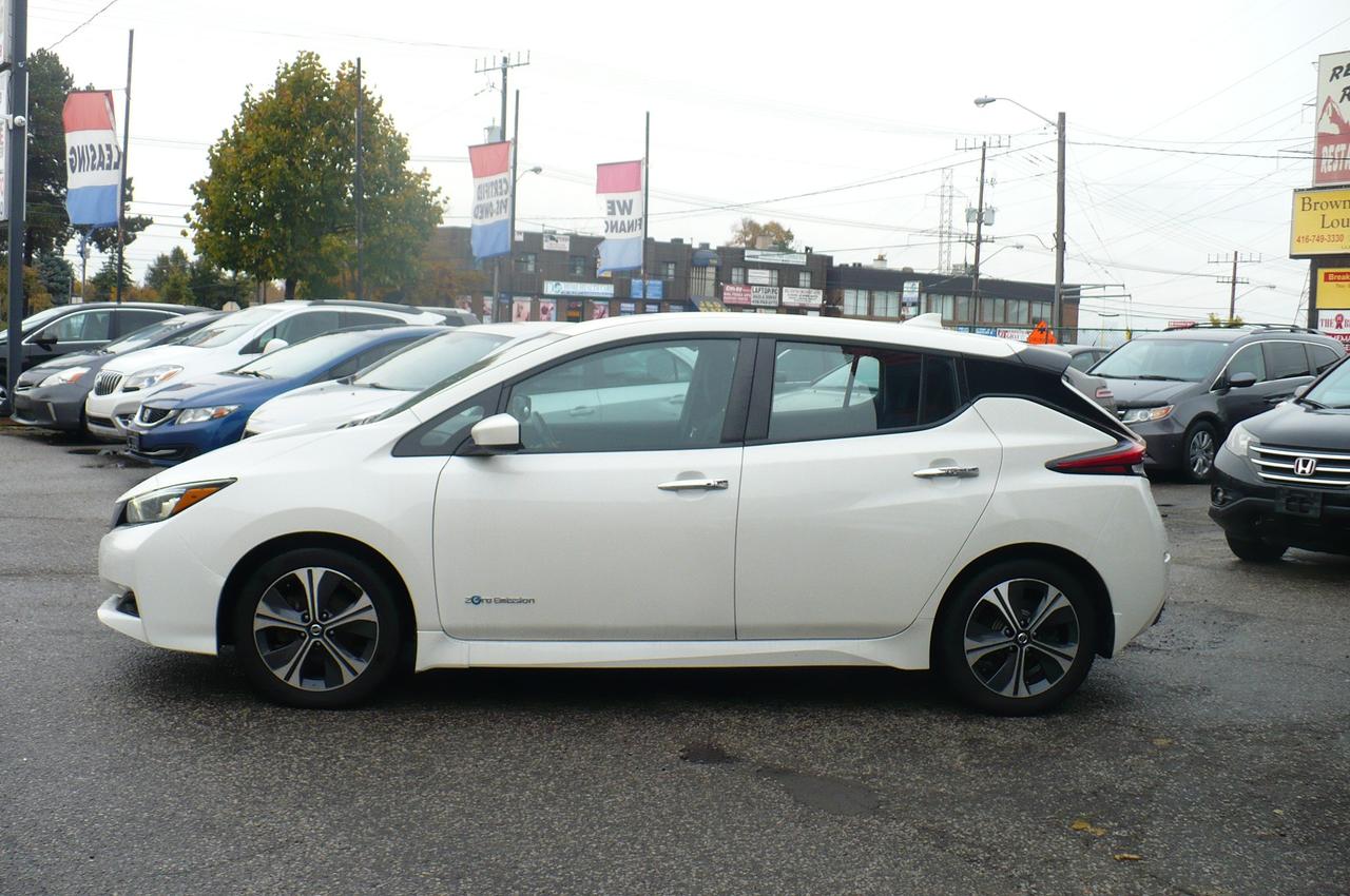 2018 Nissan Leaf SV Hatchback Photo