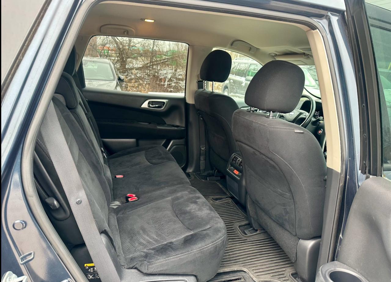 2015 Nissan Pathfinder  - Photo #9