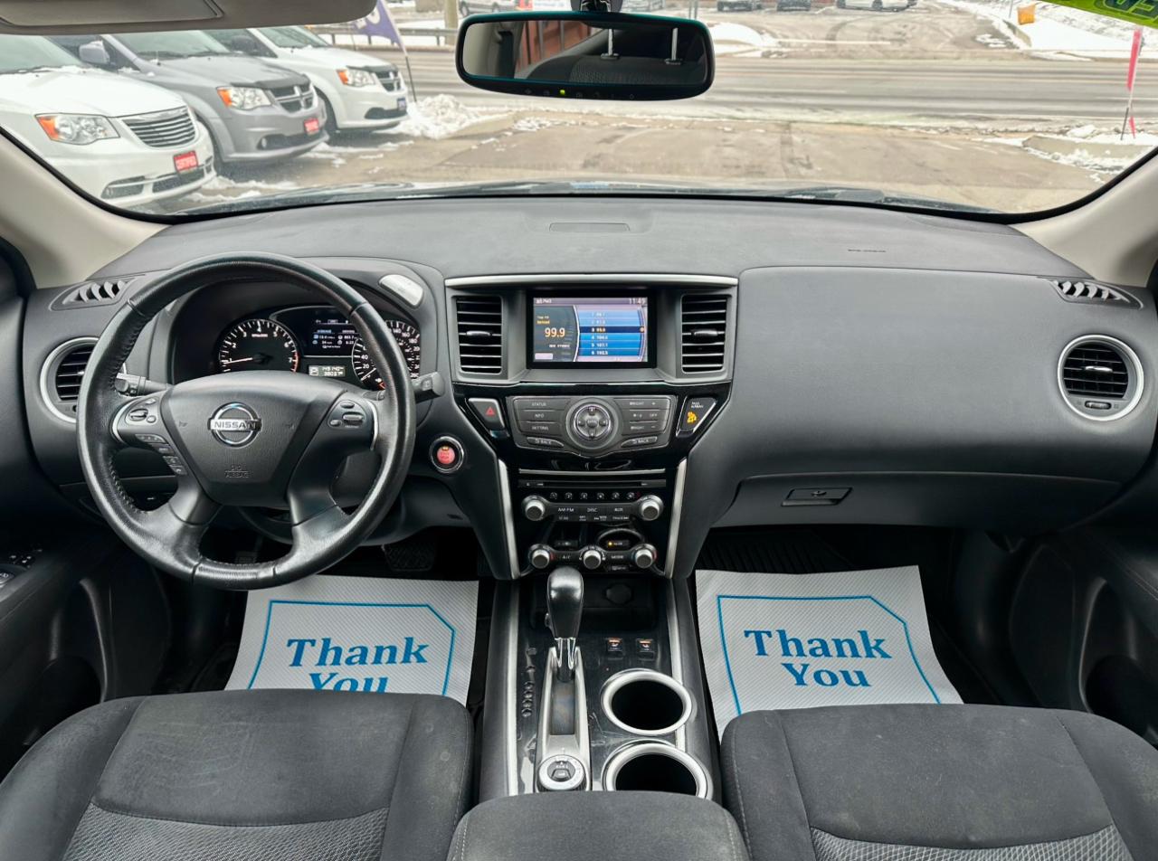 2015 Nissan Pathfinder  - Photo #12