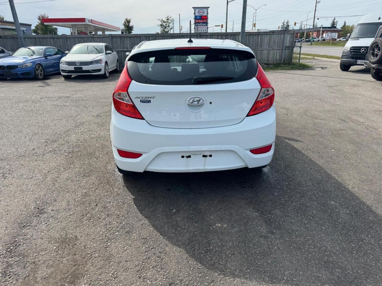 2014 Hyundai Accent GL, HATCH, AUTO, ONLY 57,000KMS, CERTIFIED - Photo #4