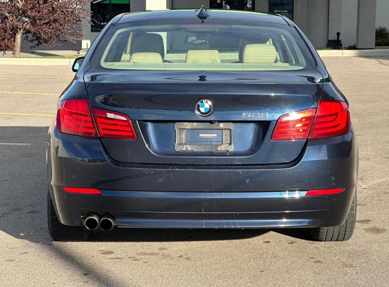 2011 BMW 5 Series 528i RWD | LEATHER | SUNROOF | DEMO SPECIAL Photo4