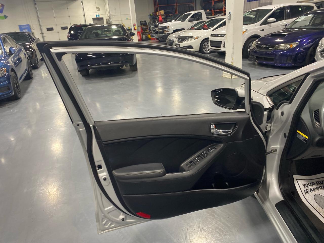 2017 Kia Forte 4dr Sdn Auto EX Photo