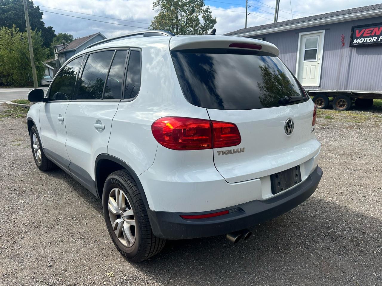 2016 Volkswagen Tiguan Trendline - Photo #3