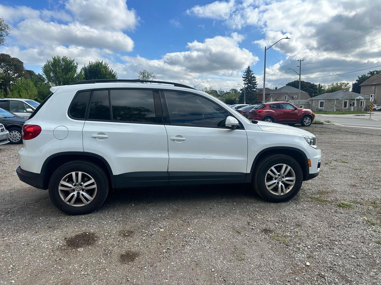 2016 Volkswagen Tiguan Trendline - Photo #6