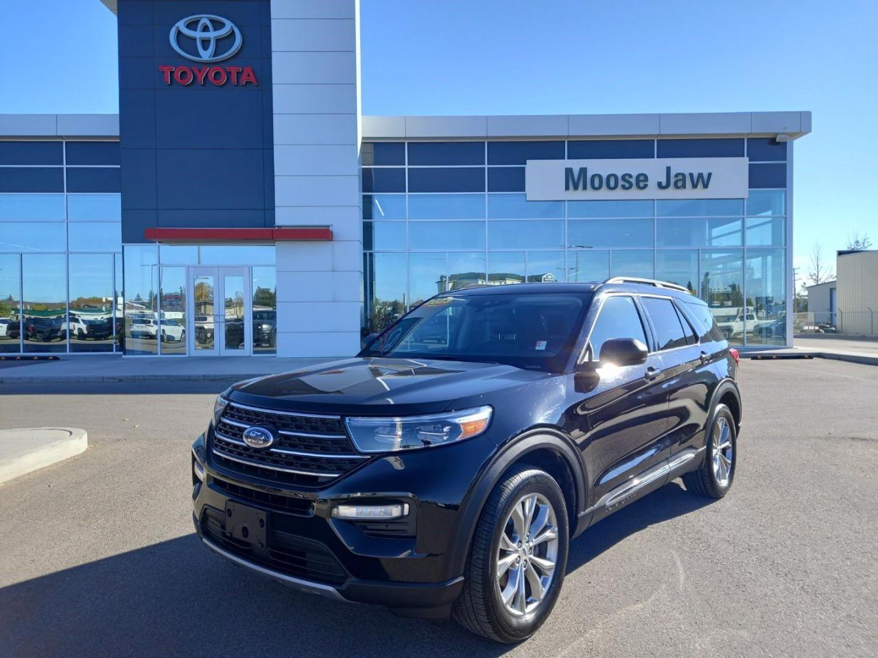 Used 2023 Ford Explorer XLT 2.3L 4CYL 300 HP WITH 4 WHEEL DRIVE 10 SPEED AUTOMATIC, 8 PASSENGER LEATHER HEATED SEATING, PANORAMI for sale in Moose Jaw, SK